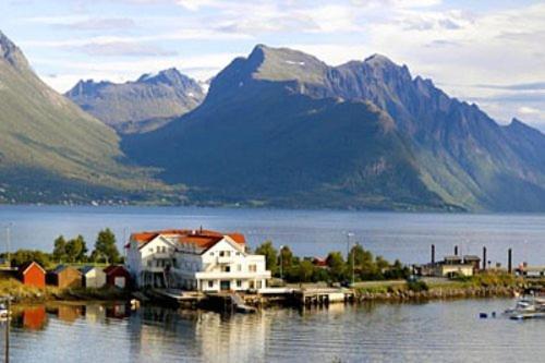 Sunde Fjord Hotel, Free And Easy Parking Solavagen Exterior foto