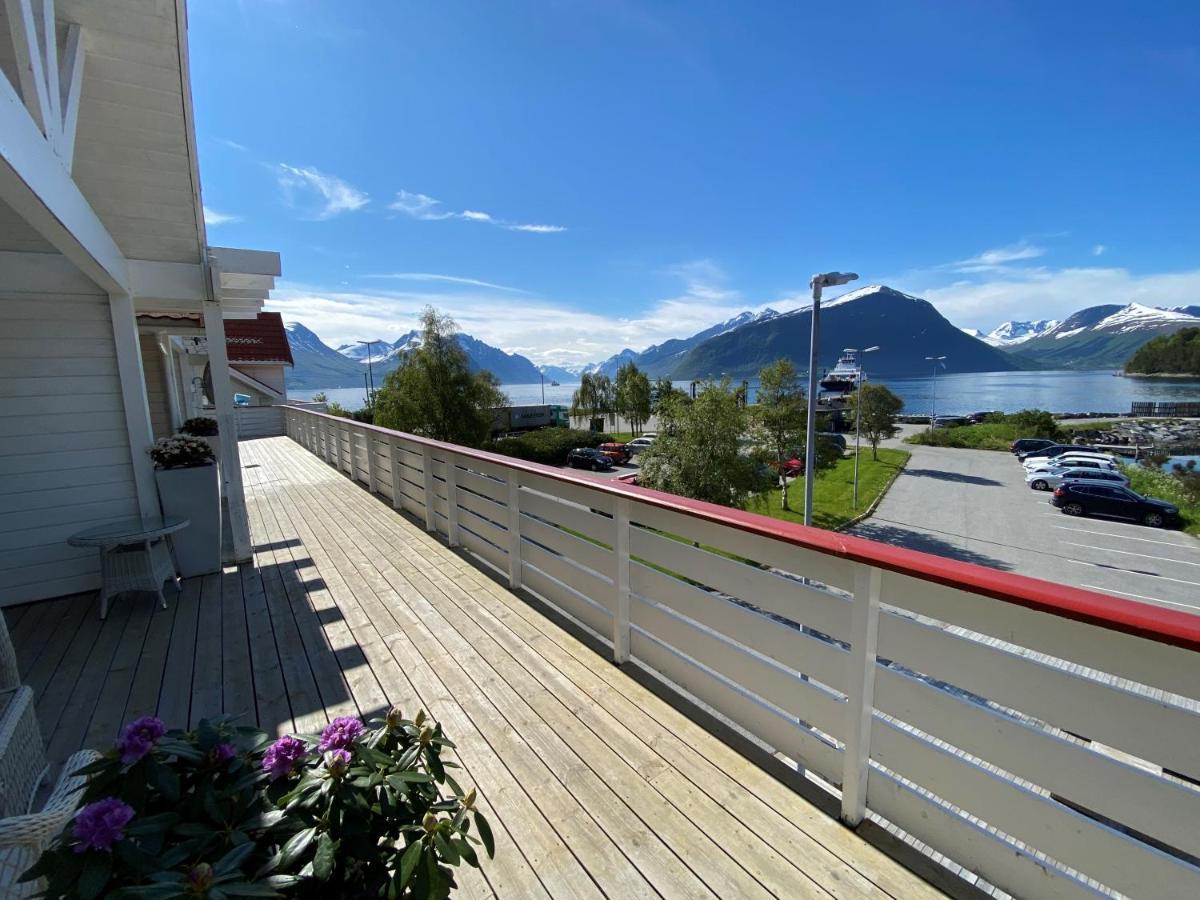 Sunde Fjord Hotel, Free And Easy Parking Solavagen Exterior foto